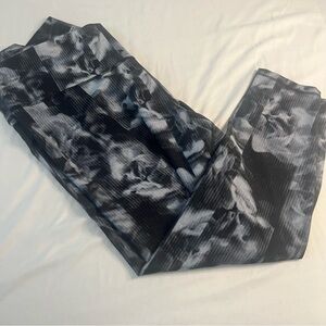 Old Navy Powersoft  Black and Gray Active Leggings
